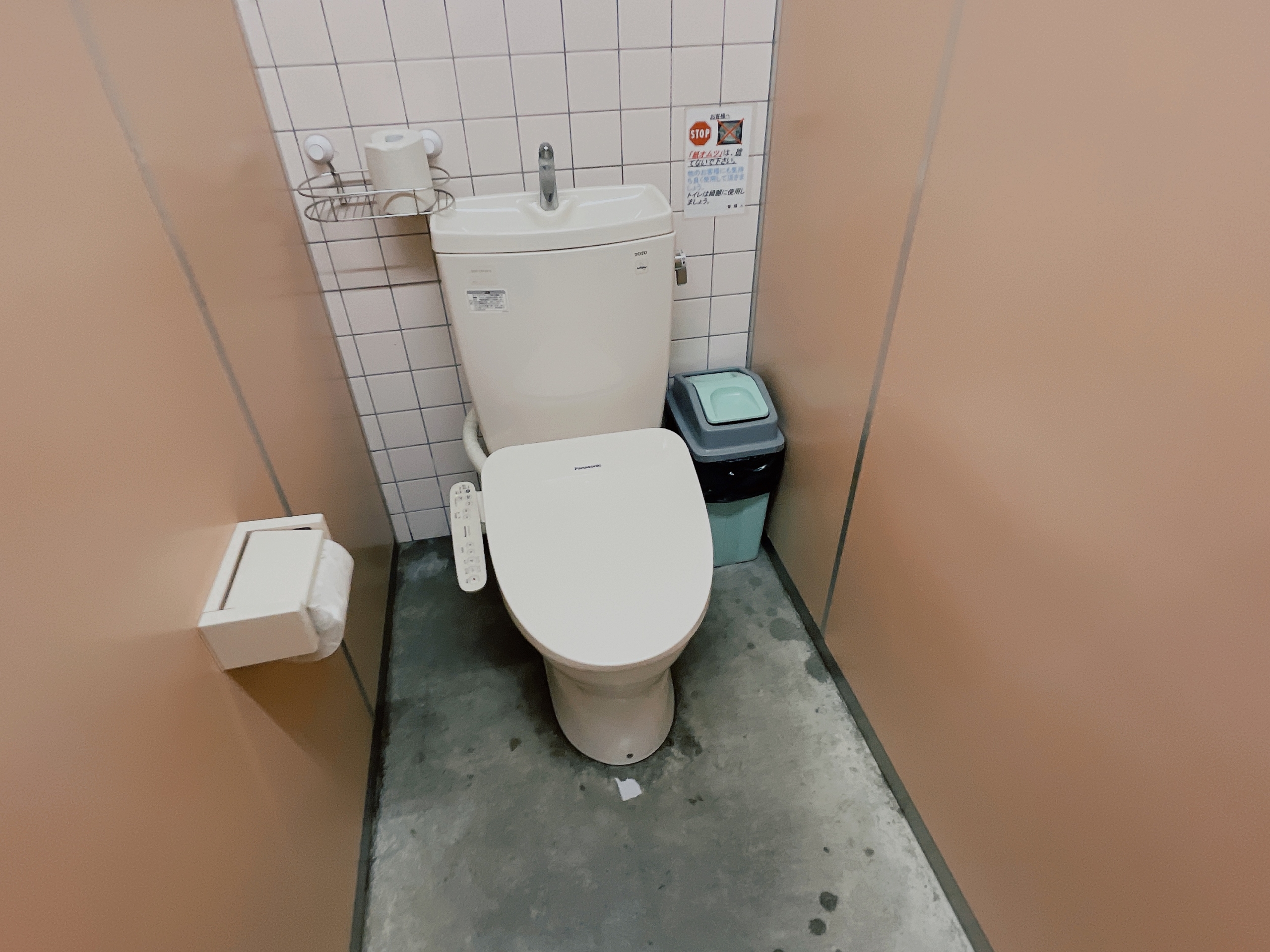 西湖自由キャンプ場のトイレ