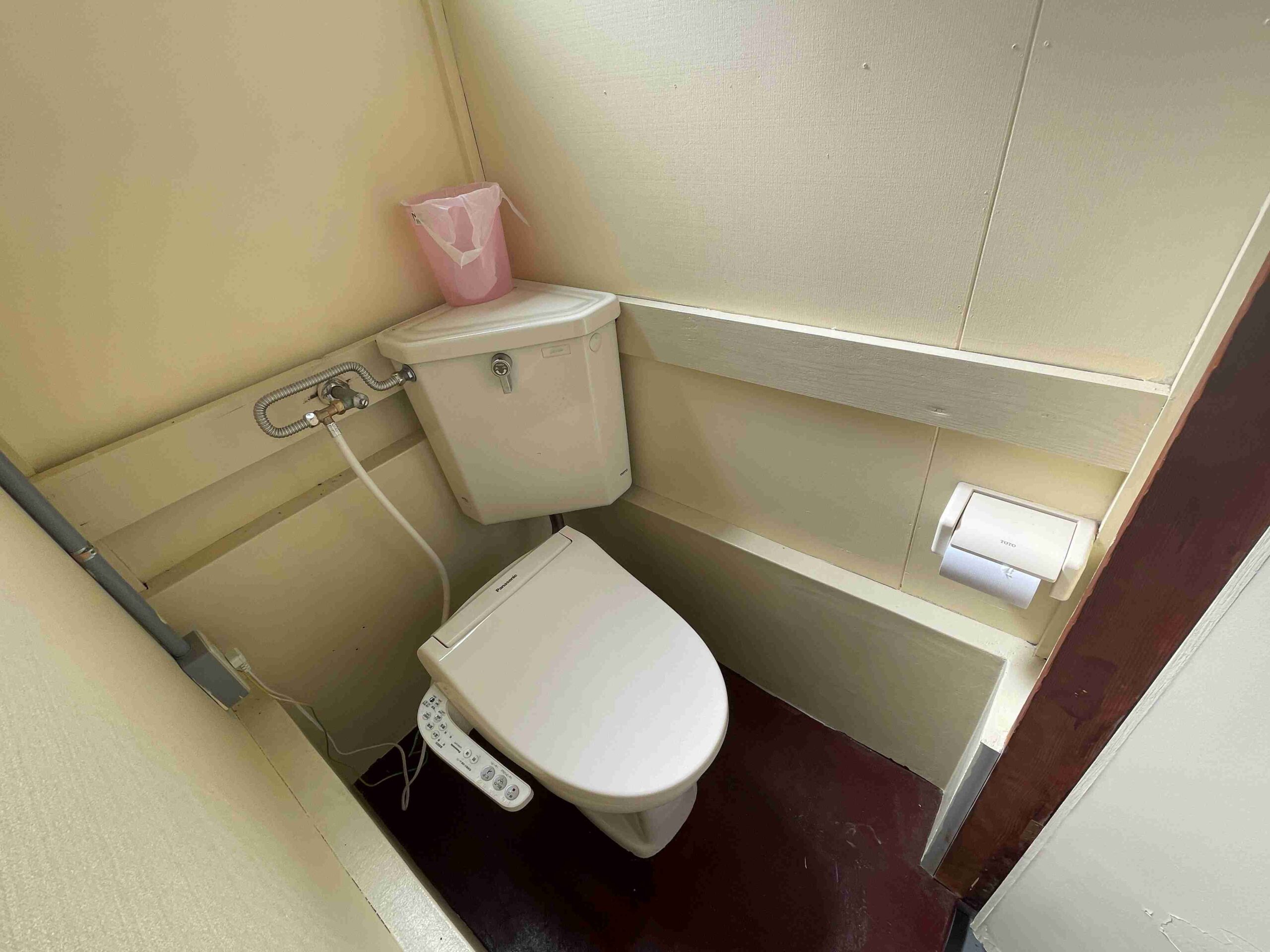 浜の家キャンプ場のサイトやトイレ紹介
